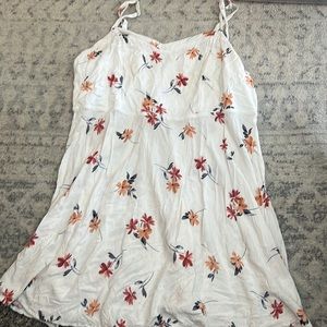 White floral dress. Size 3X from Torrid